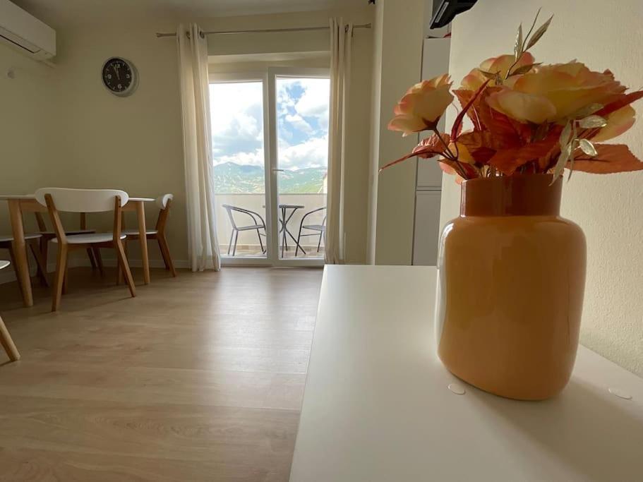 Spring Apartment In Përmet Buitenkant foto